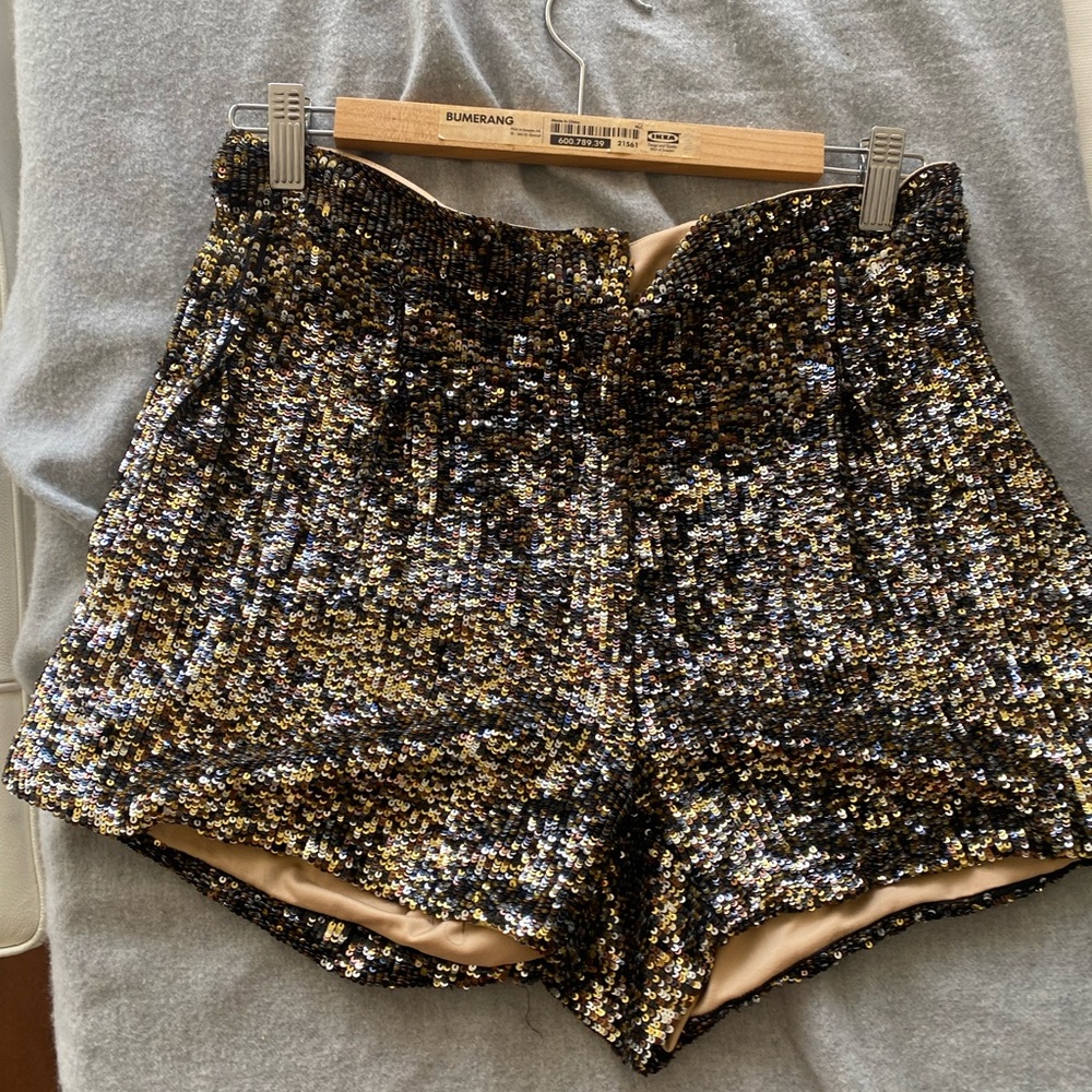 Sequin short